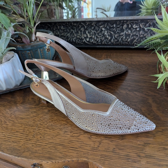 J. Renee Aleksa Women's gold/nude/beige pumps size 10  retail $125 - Picture 4 of 15